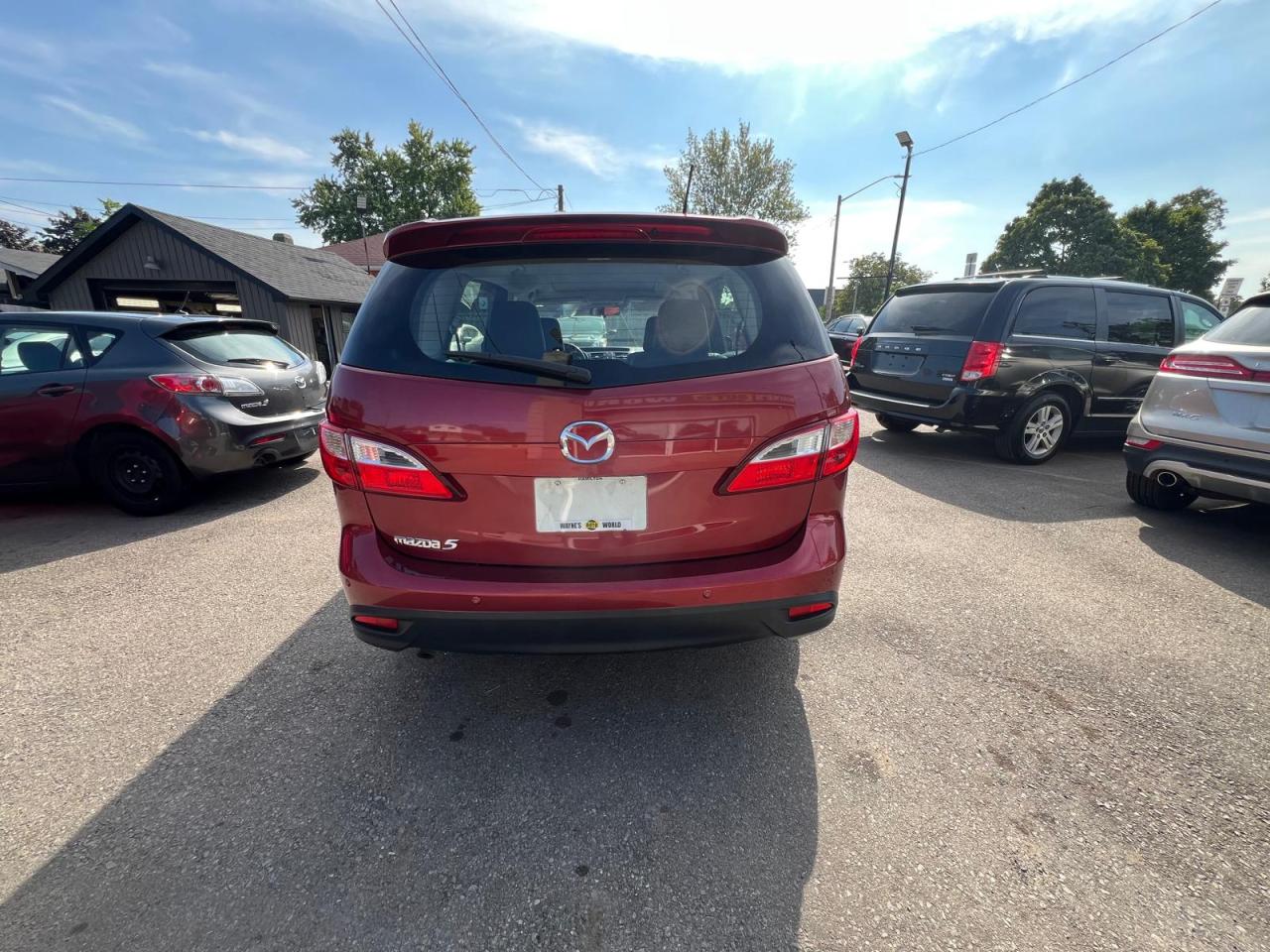 2017 Mazda MAZDA5 Grand Touring Photo3