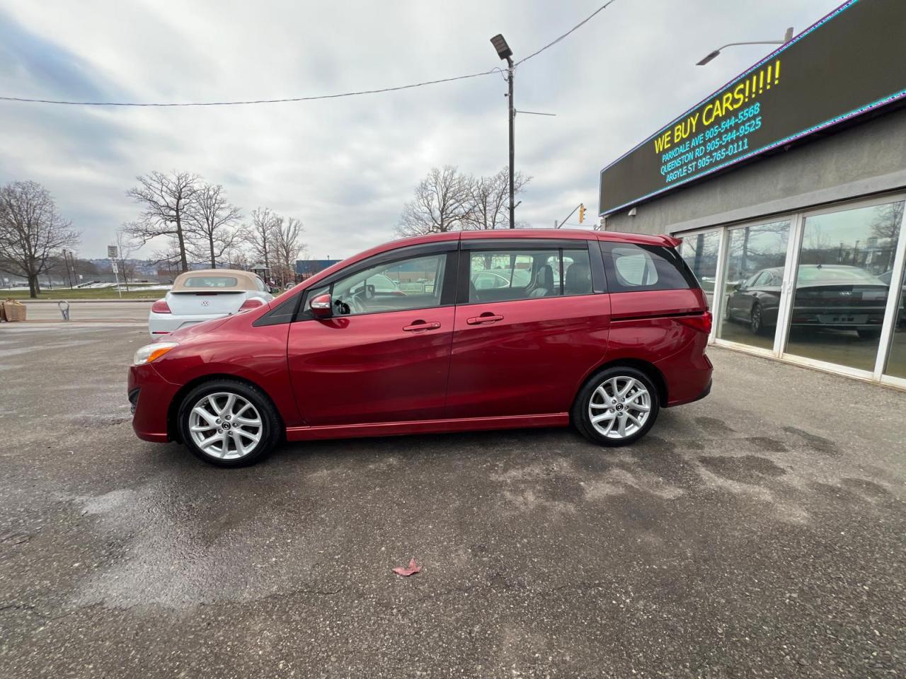 2017 Mazda MAZDA5 Grand Touring Photo