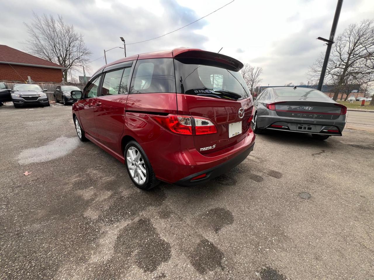 2017 Mazda MAZDA5 Grand Touring Photo