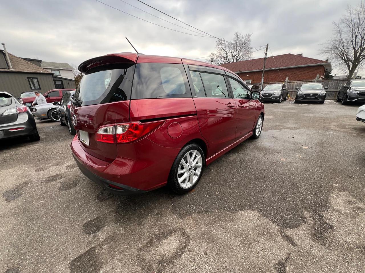 2017 Mazda MAZDA5 Grand Touring Photo4