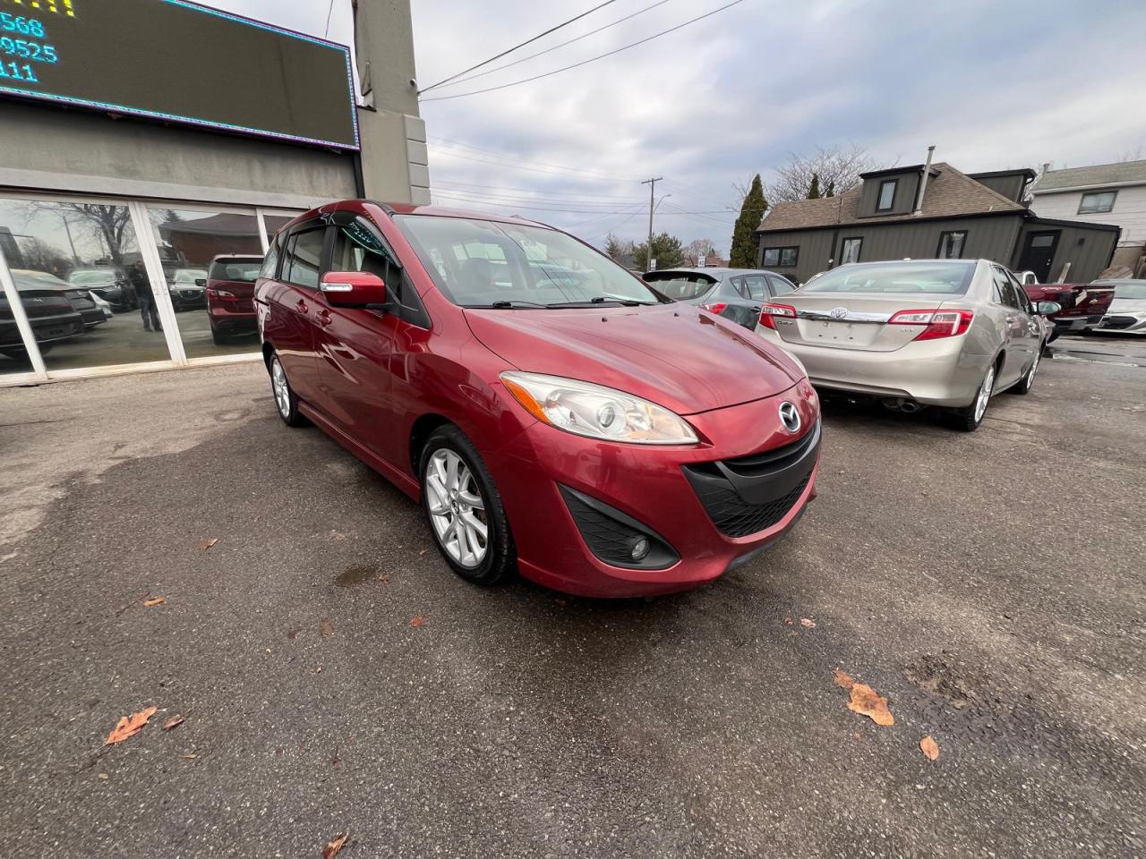 2017 Mazda MAZDA5 Grand Touring Photo