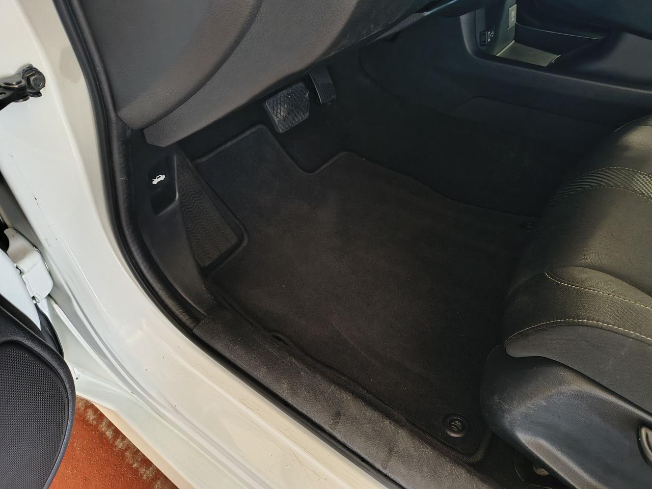 2017 Honda Civic LX Photo0