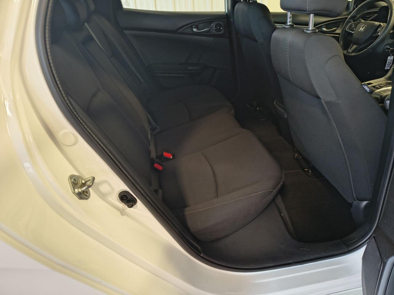 2017 Honda Civic LX Photo0