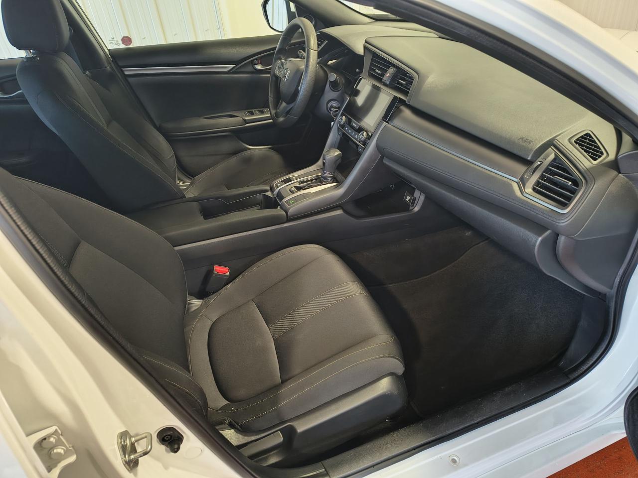 2017 Honda Civic LX Photo0