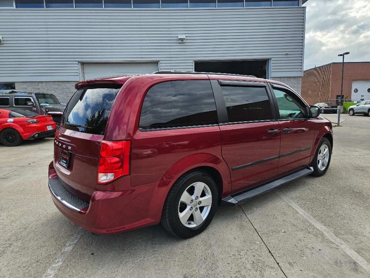 2016 Dodge Grand Caravan SHOPRIDER CART & POWER LIFT ACCESIBILITY Photo