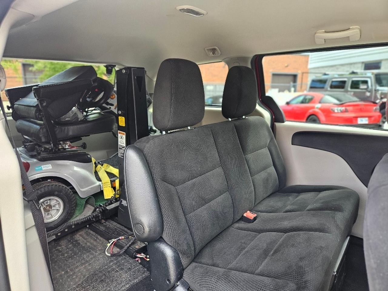 2016 Dodge Grand Caravan SHOPRIDER CART & POWER LIFT ACCESIBILITY Photo