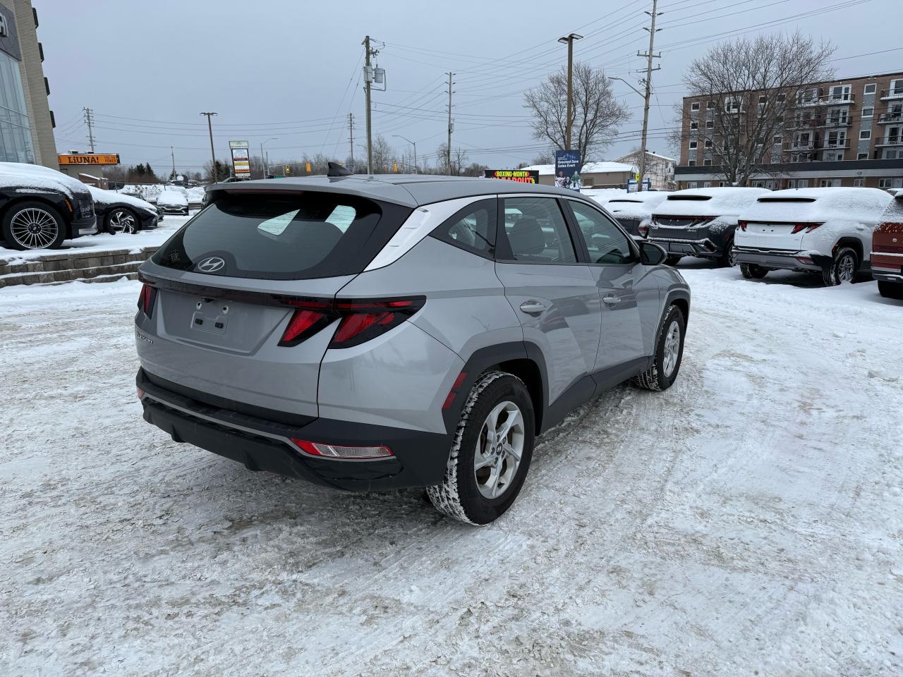 2022 Hyundai Tucson Essential Photo7