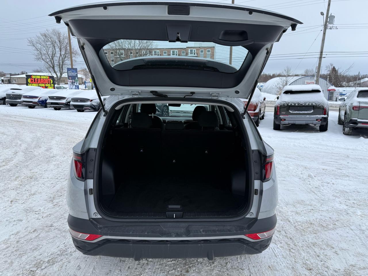 2022 Hyundai Tucson Essential Photo10