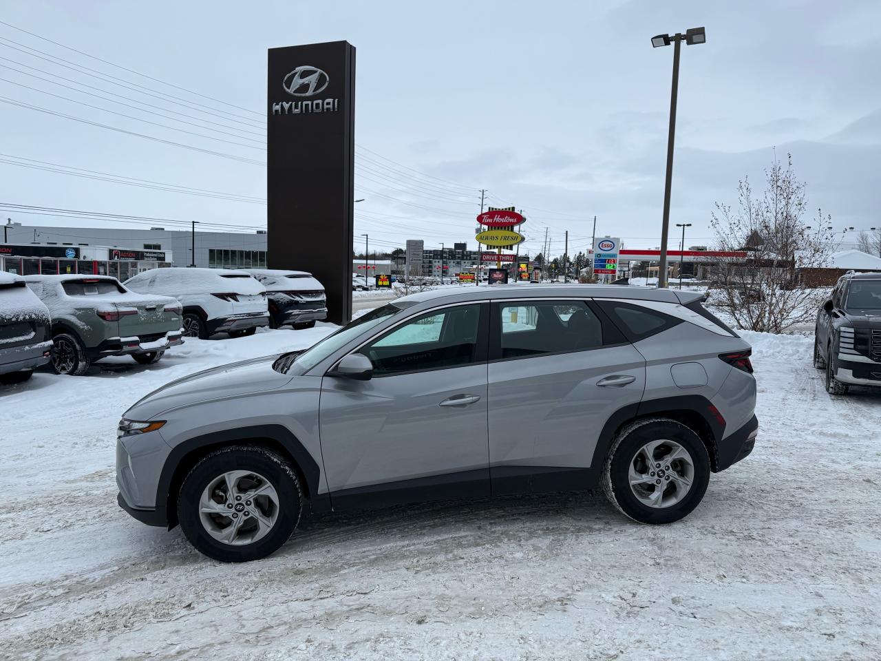 2022 Hyundai Tucson Essential Photo2