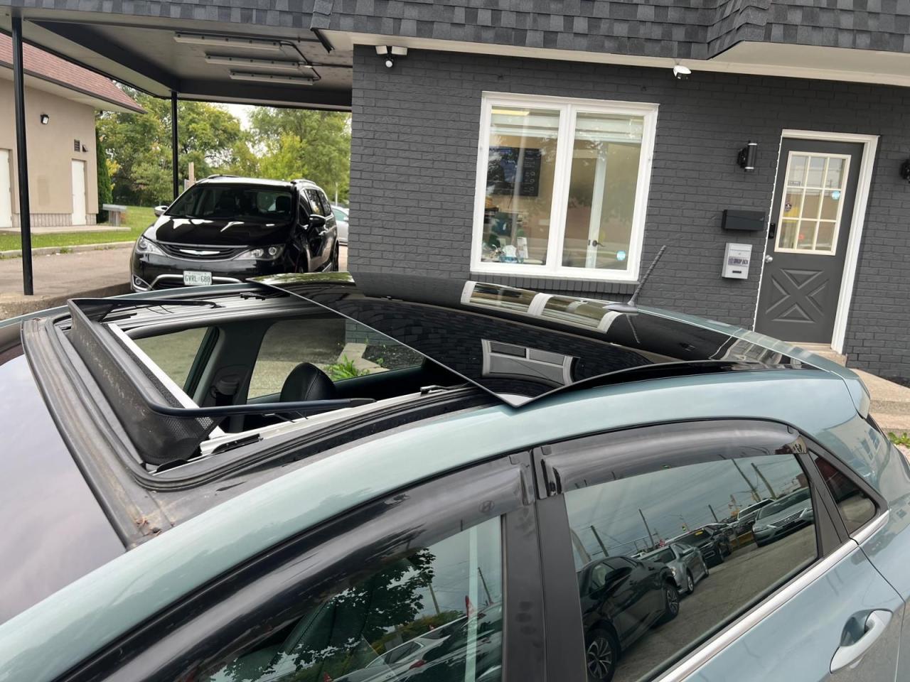 2014 Hyundai Elantra GT SE w/Tech Pkg Low KM No Accident Leather - Photo #9