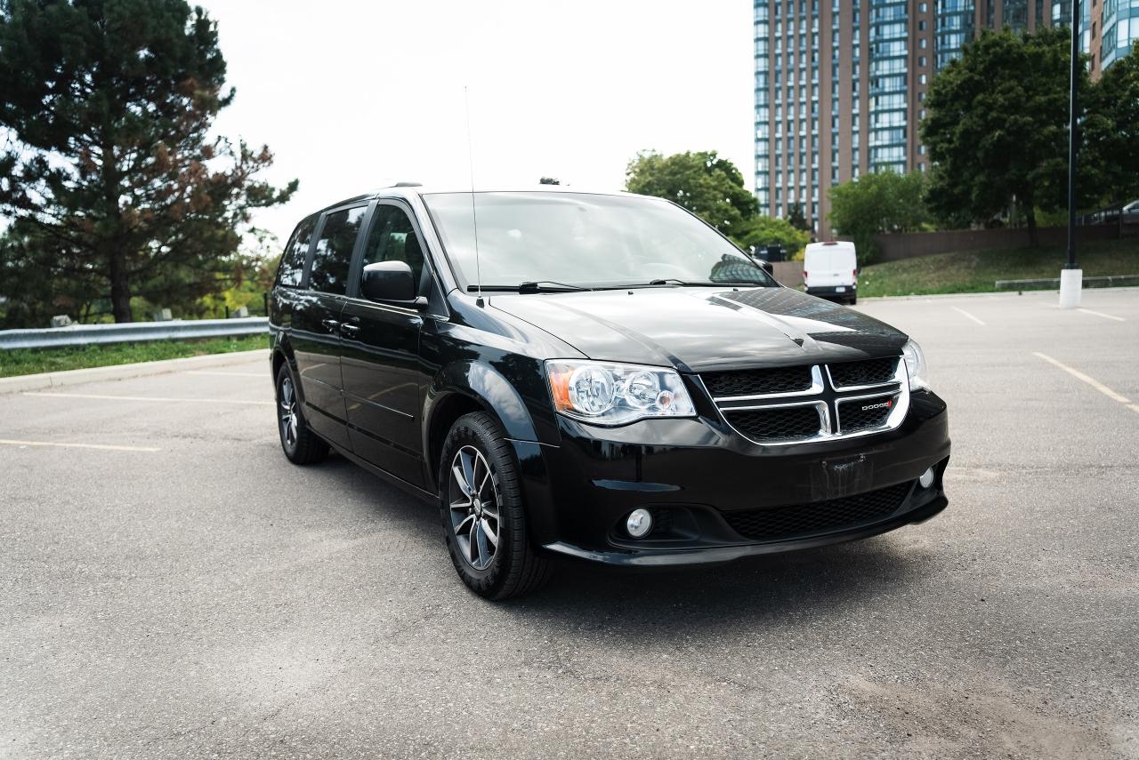 2017 Dodge Grand Caravan SXT Premium Plus | CLEAN CARFAX | NO ACCIDENT | - Photo #3
