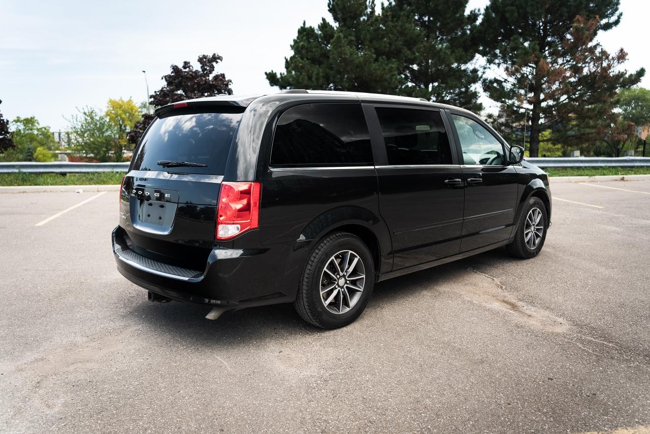 2017 Dodge Grand Caravan SXT Premium Plus | CLEAN CARFAX | NO ACCIDENT | - Photo #4