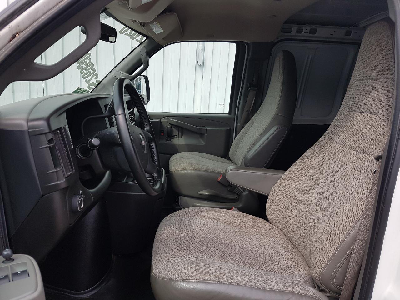 2020 GMC Savana 3500 Cargo 155" EXTENDED Photo