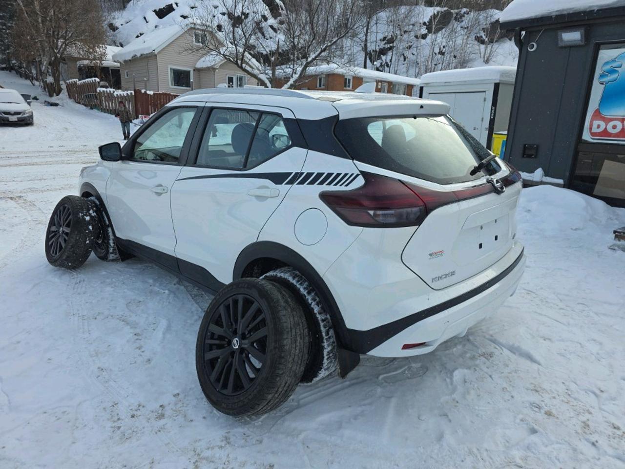 2021 Nissan Kicks KICKS SV Photo2