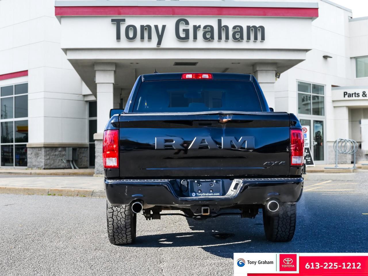 2019 RAM 1500 Classic ST Photo3