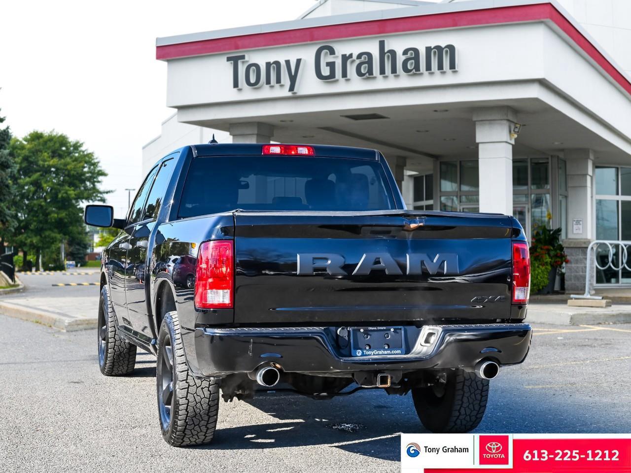 2019 RAM 1500 Classic ST Photo2