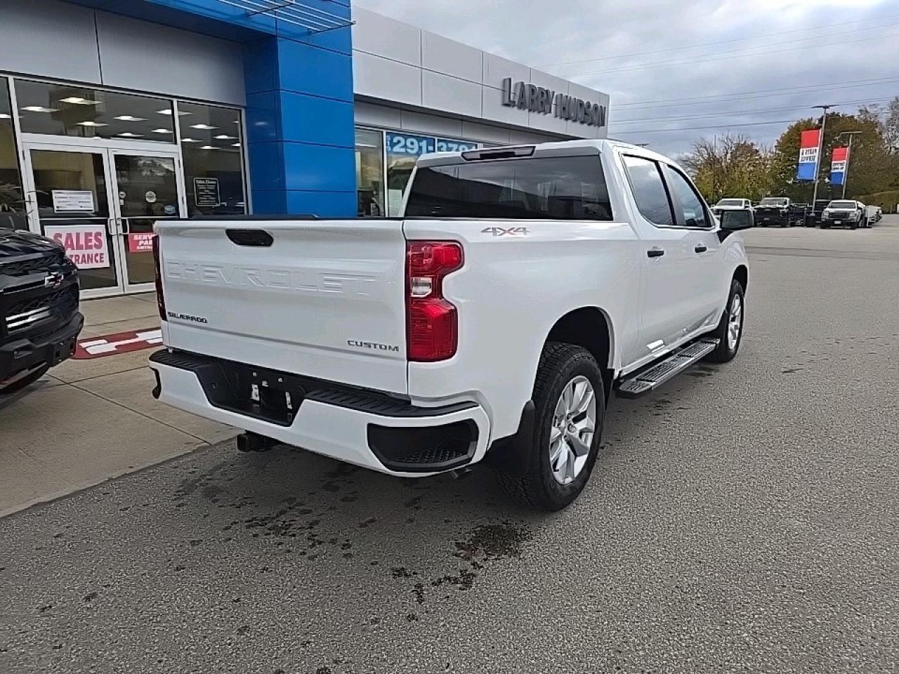 2026 Chevrolet Silverado 1500 Custom Photo2