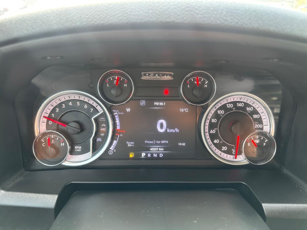 2021 RAM 1500 Classic EXPRESS - Photo #15