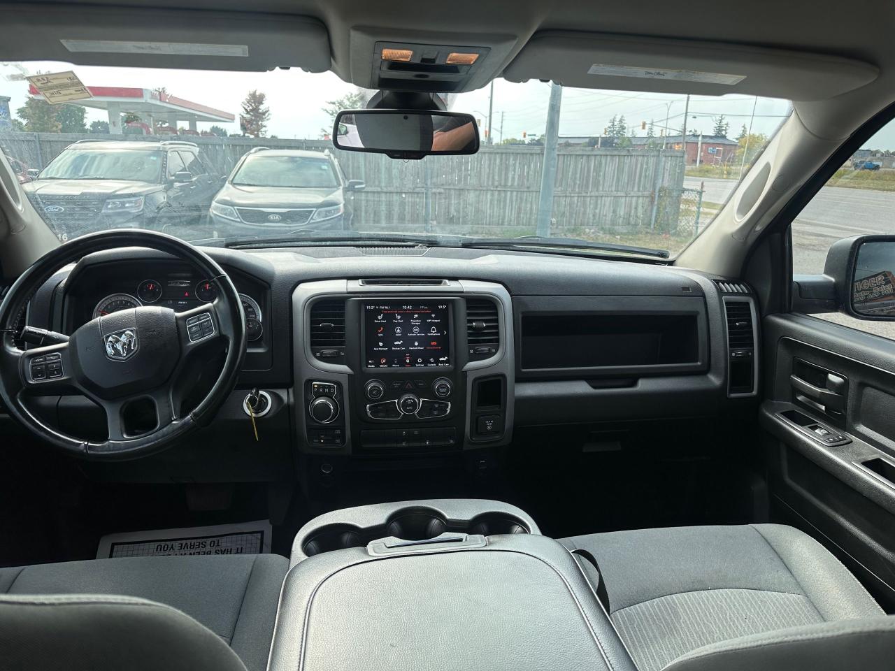 2021 RAM 1500 Classic EXPRESS - Photo #11