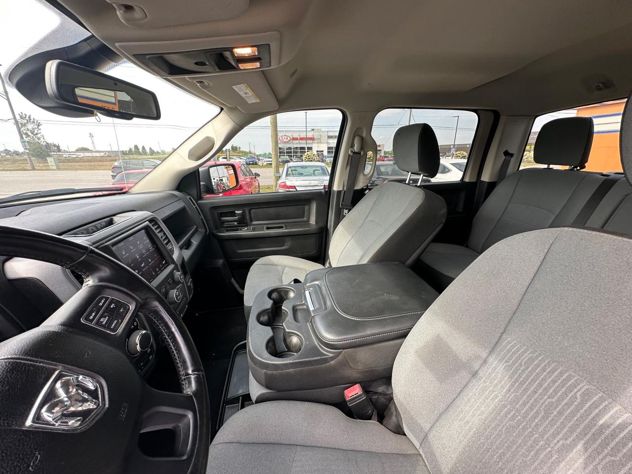 2021 RAM 1500 Classic EXPRESS - Photo #12