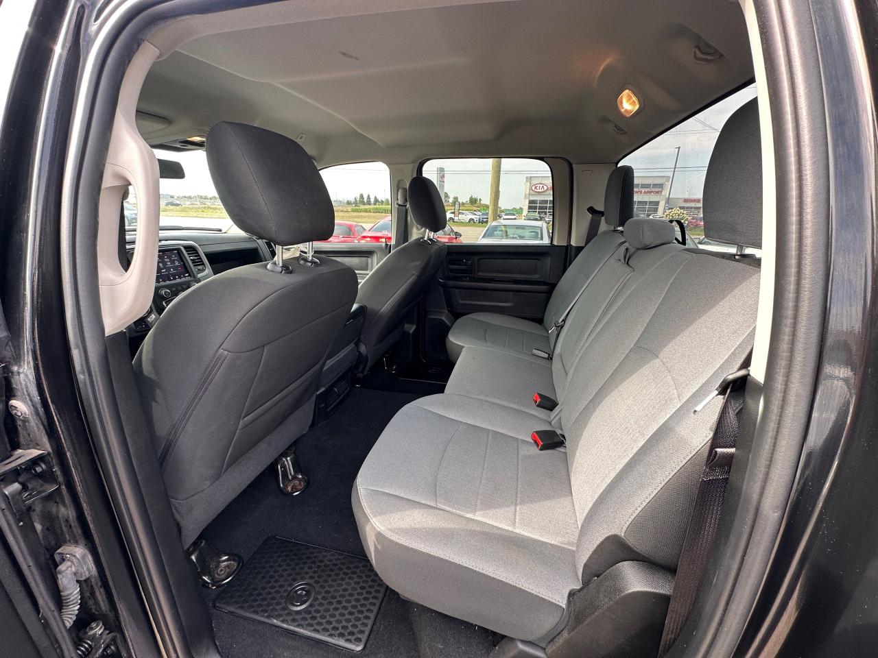 2021 RAM 1500 Classic EXPRESS - Photo #16