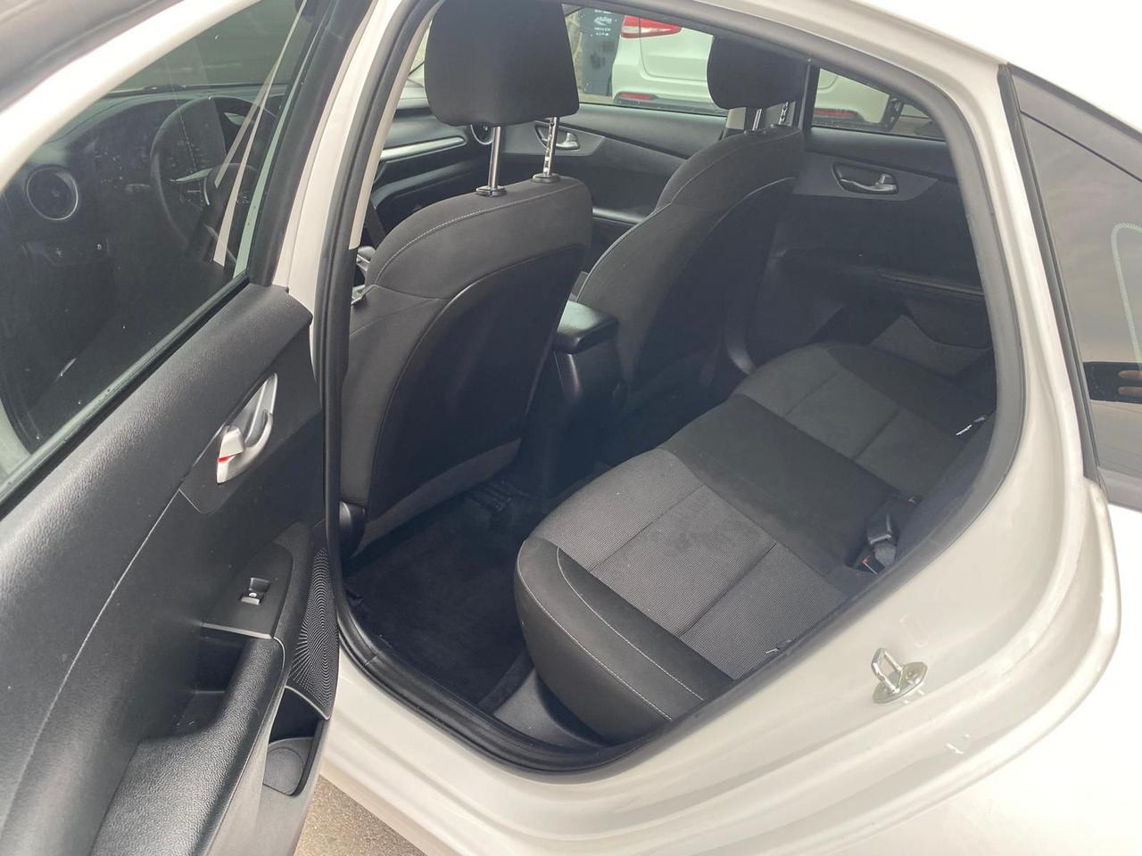 2021 Kia Forte AUTO NO ACCIDENT HEATED SEATS BACKUP CAMERA BT Photo