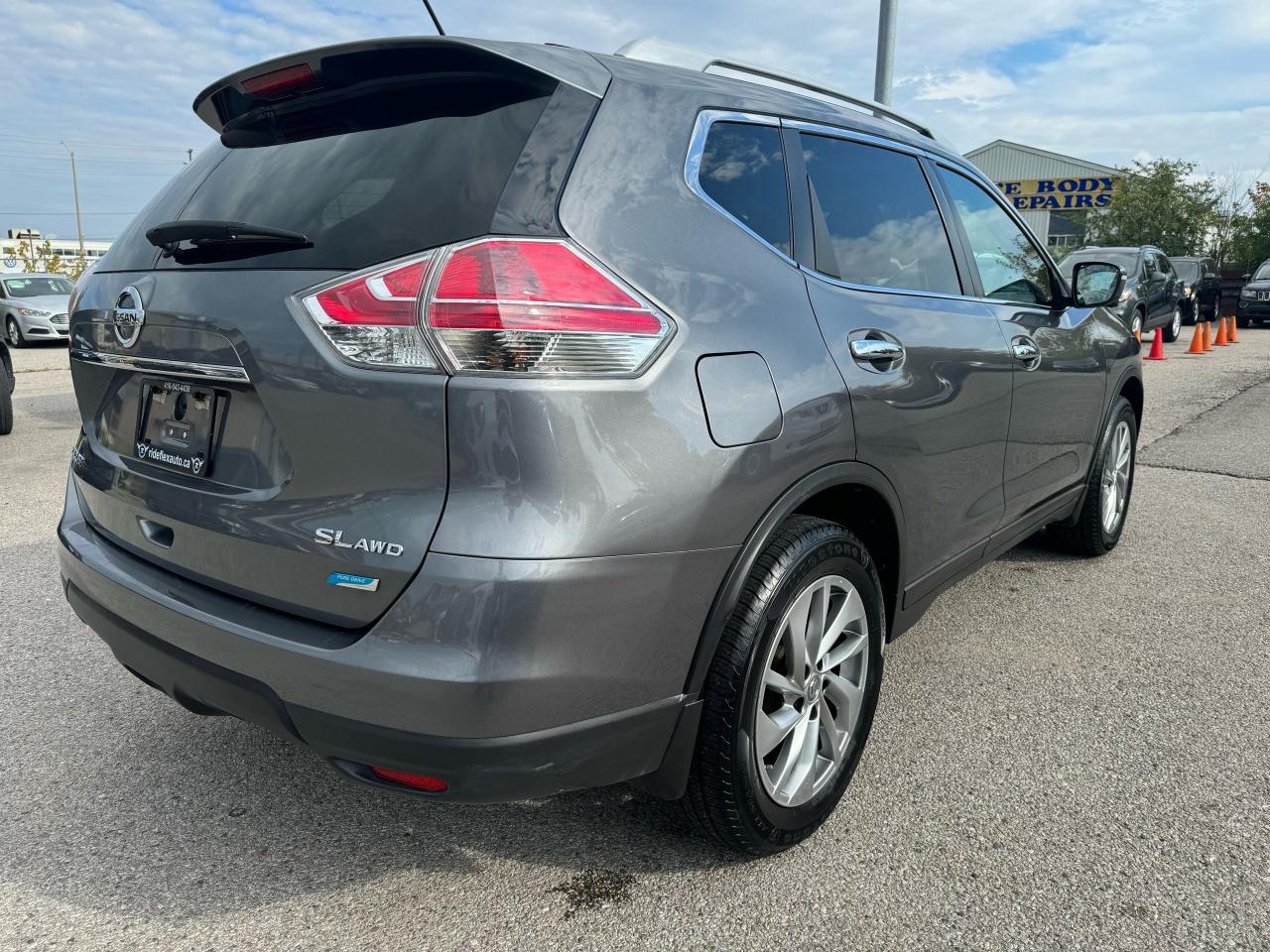 2015 Nissan Rogue SL Photo4