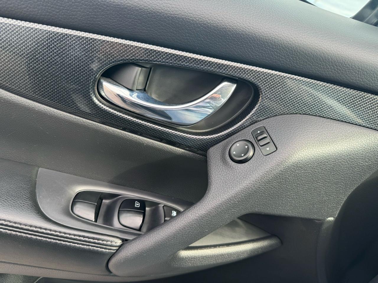 2015 Nissan Rogue SL - Photo #19