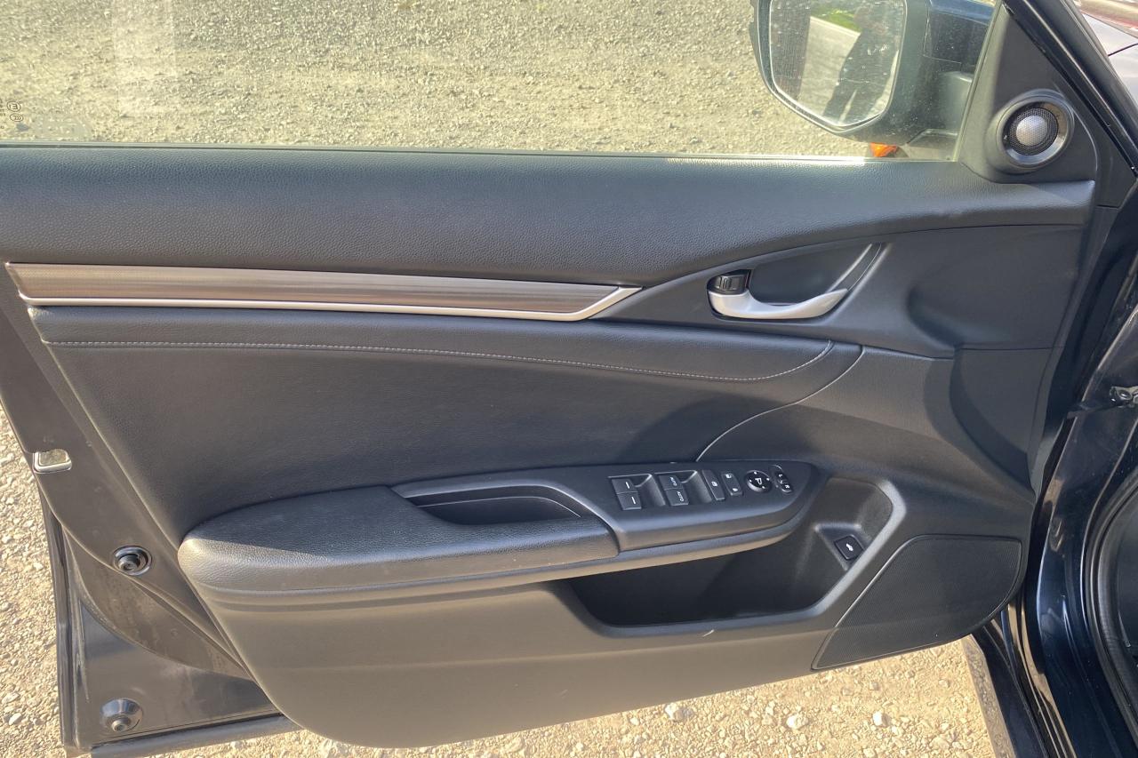 2020 Honda Civic Touring - Photo #9