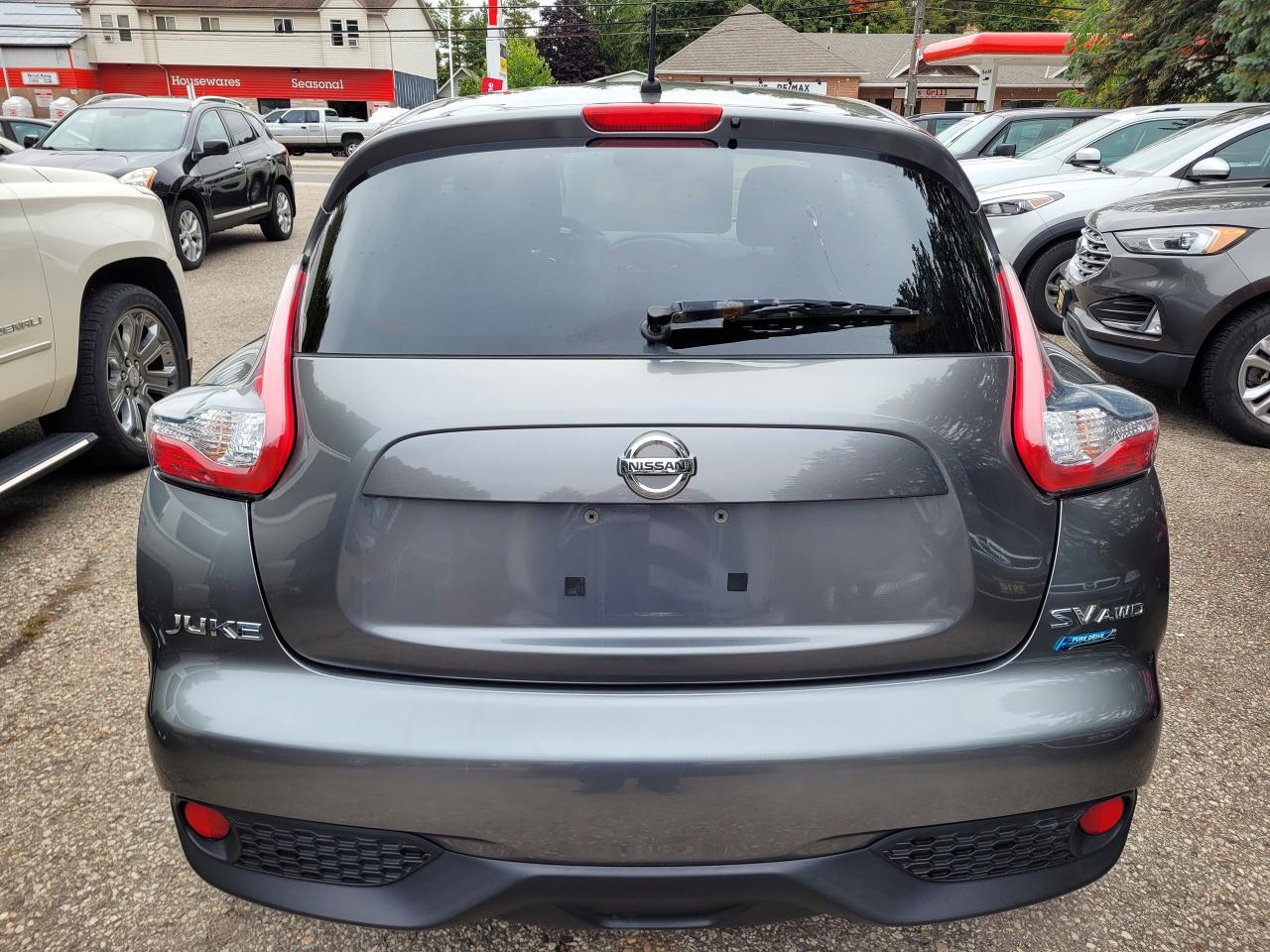 2015 Nissan Juke 5dr Wgn CVT SV AWD Clean CarFax Finance Trades OK! - Photo #4