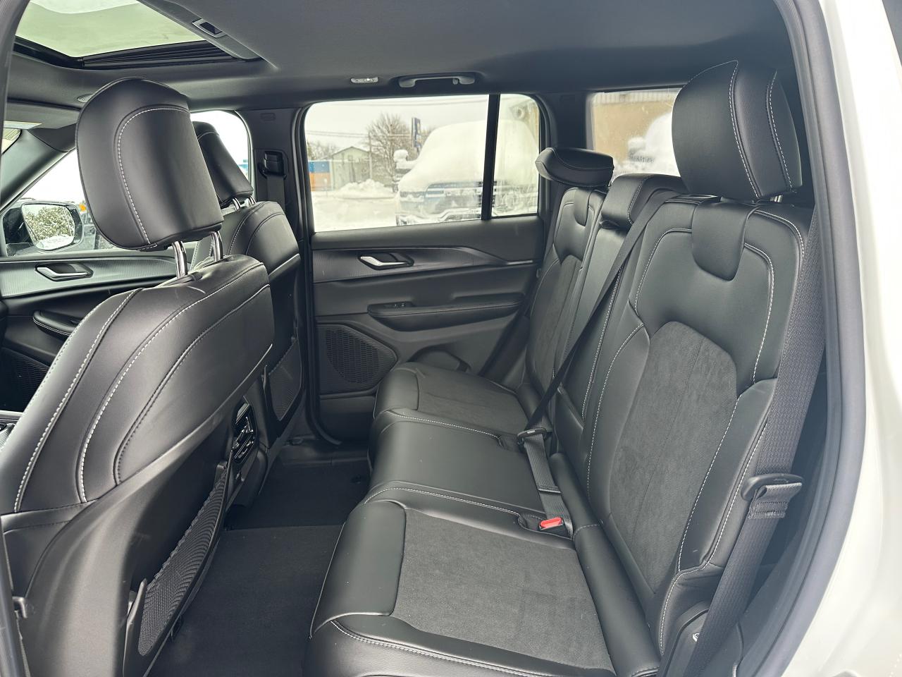 2025 Jeep Grand Cherokee Altitude Photo