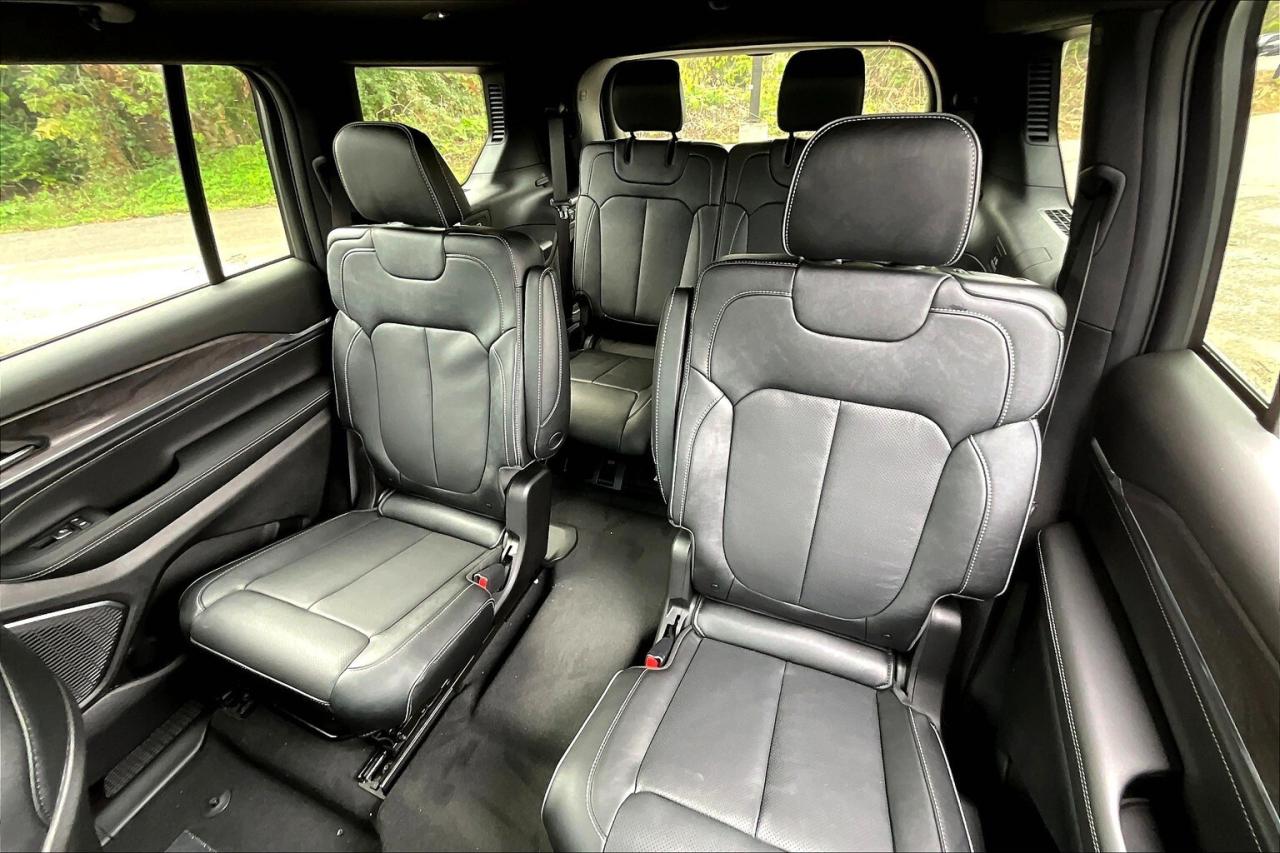 2025 Jeep Grand Cherokee L OVERLAND | Lux Tech 4 | Tow Pkg | 19-Speakers Photo