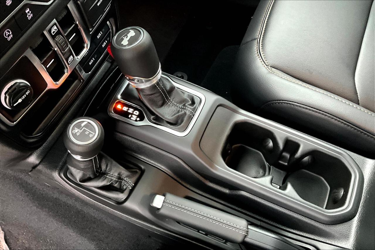 2026 Jeep Wrangler SAHARA 4DR | Sky-Top | Leather | 18" Alloys | Nav Photo