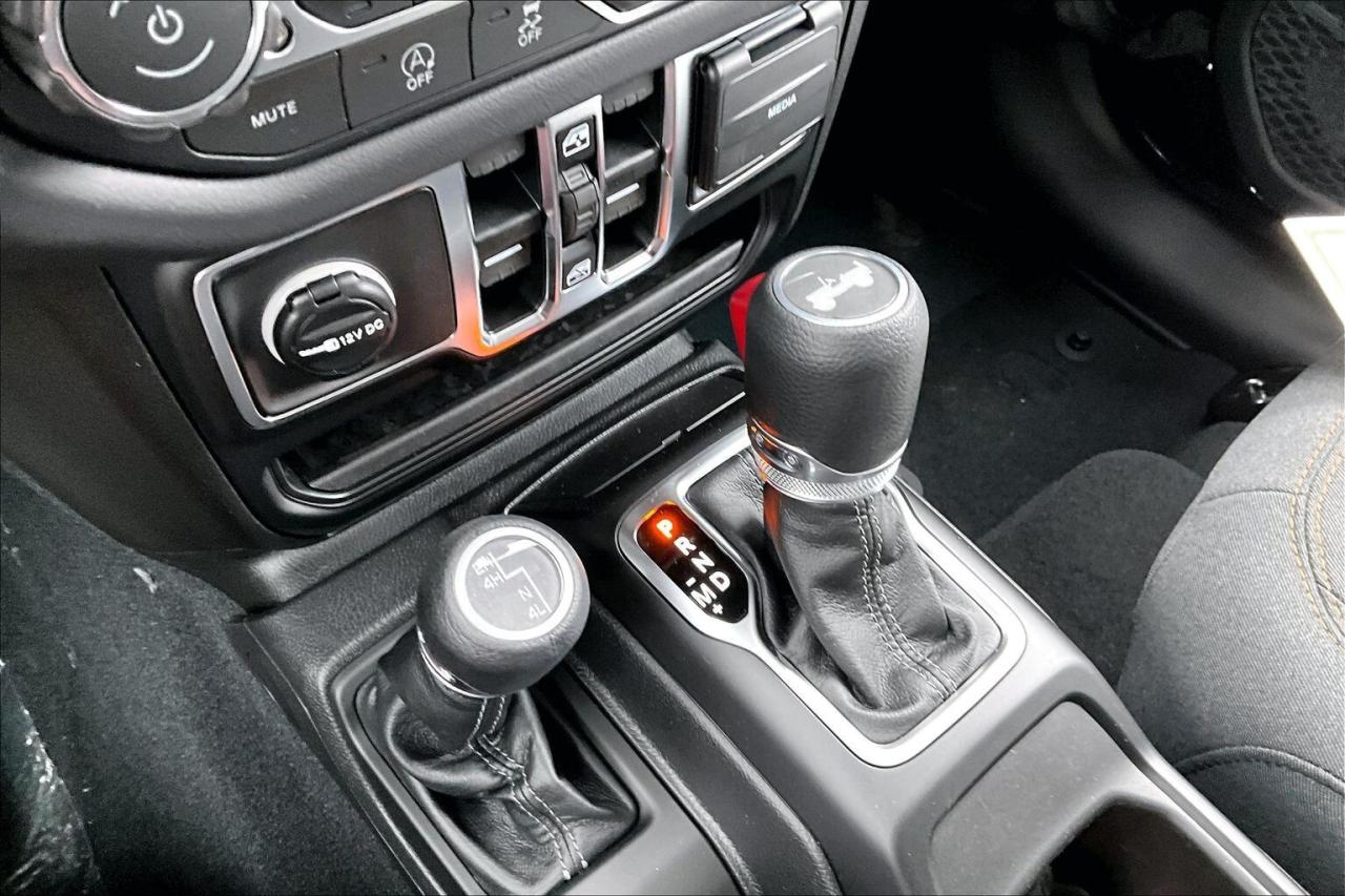 2026 Jeep Wrangler SAHARA 4DR | Painted Hardtop | 12" Touchscreen Photo