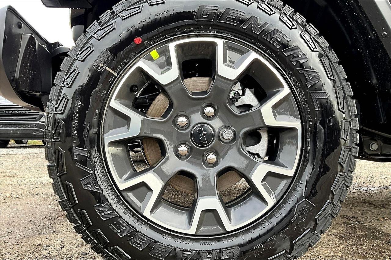 2026 Jeep Wrangler SAHARA | Sky-Top | Leather | Tow Pkg | 18" Wheels Photo