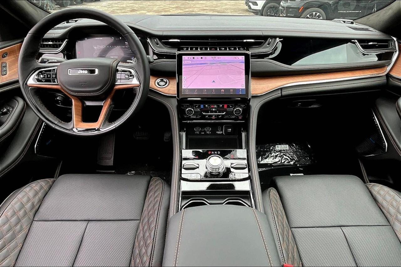 2025 Jeep Grand Cherokee L SUMMIT RESERVE | High Altitude | 7-PASSENGER Photo4