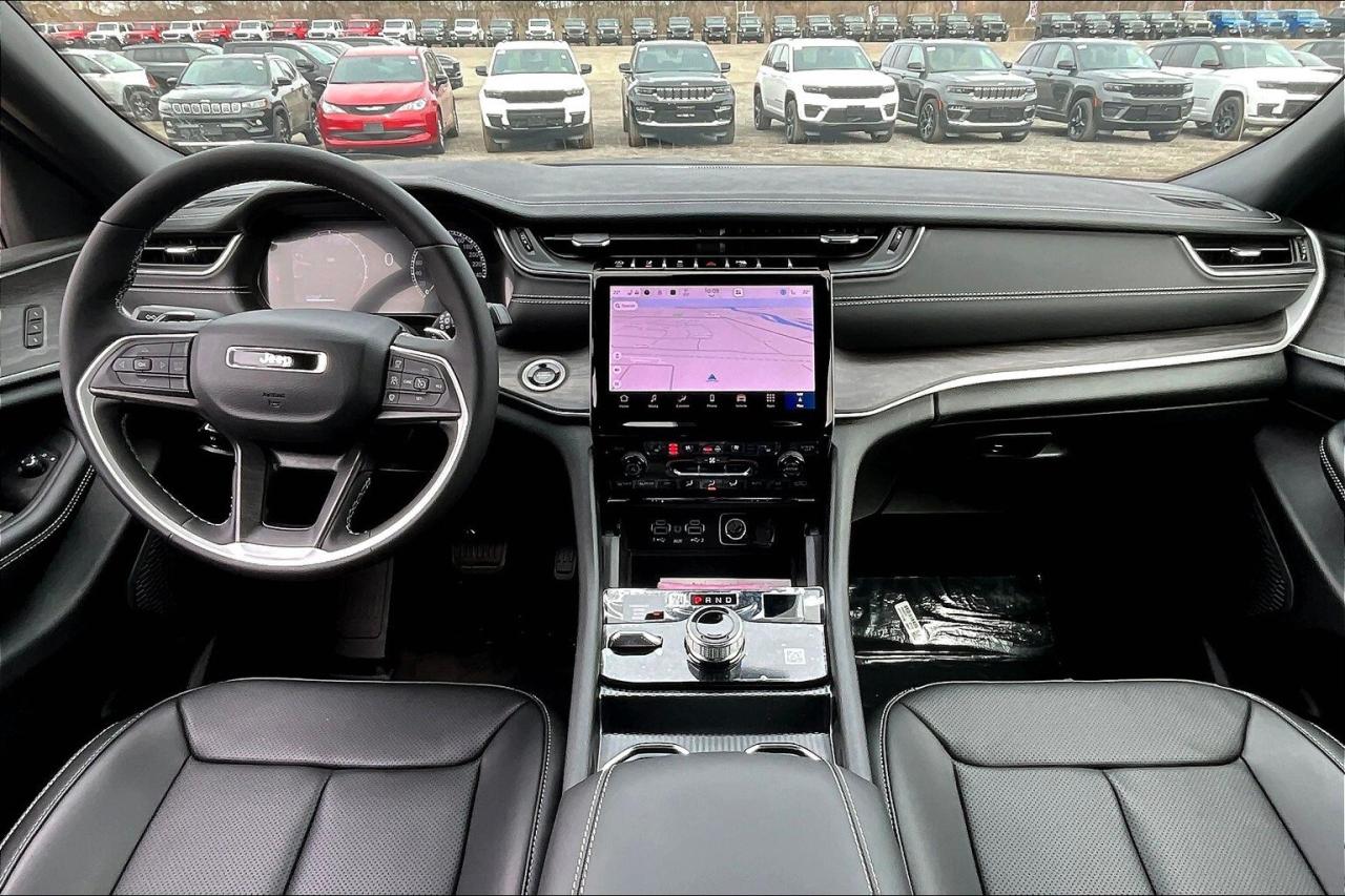 2025 Jeep Grand Cherokee L LIMITED | Black App Pkg | Pano Roof | LuxTech 2 Photo