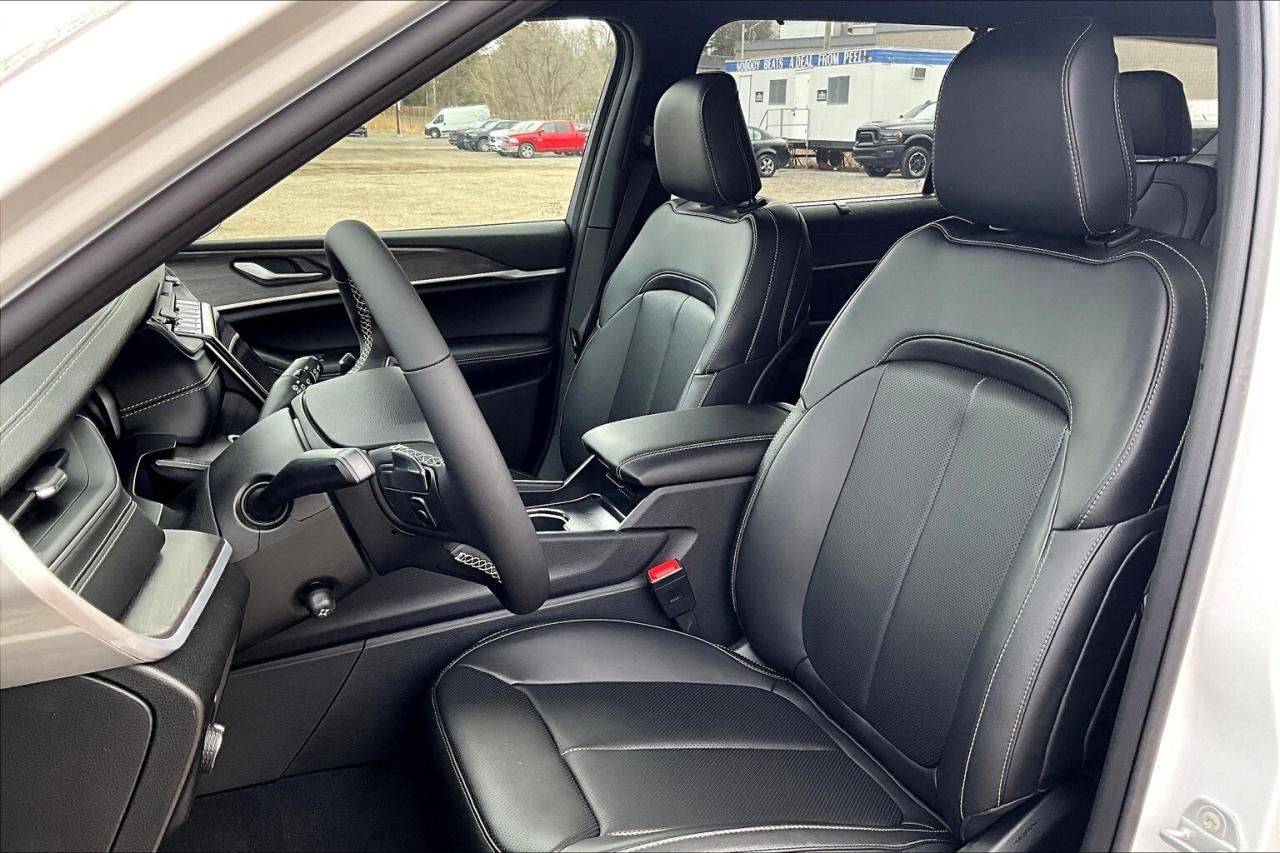 2025 Jeep Grand Cherokee L LIMITED | Black App Pkg | Pano Roof | LuxTech 2 Photo