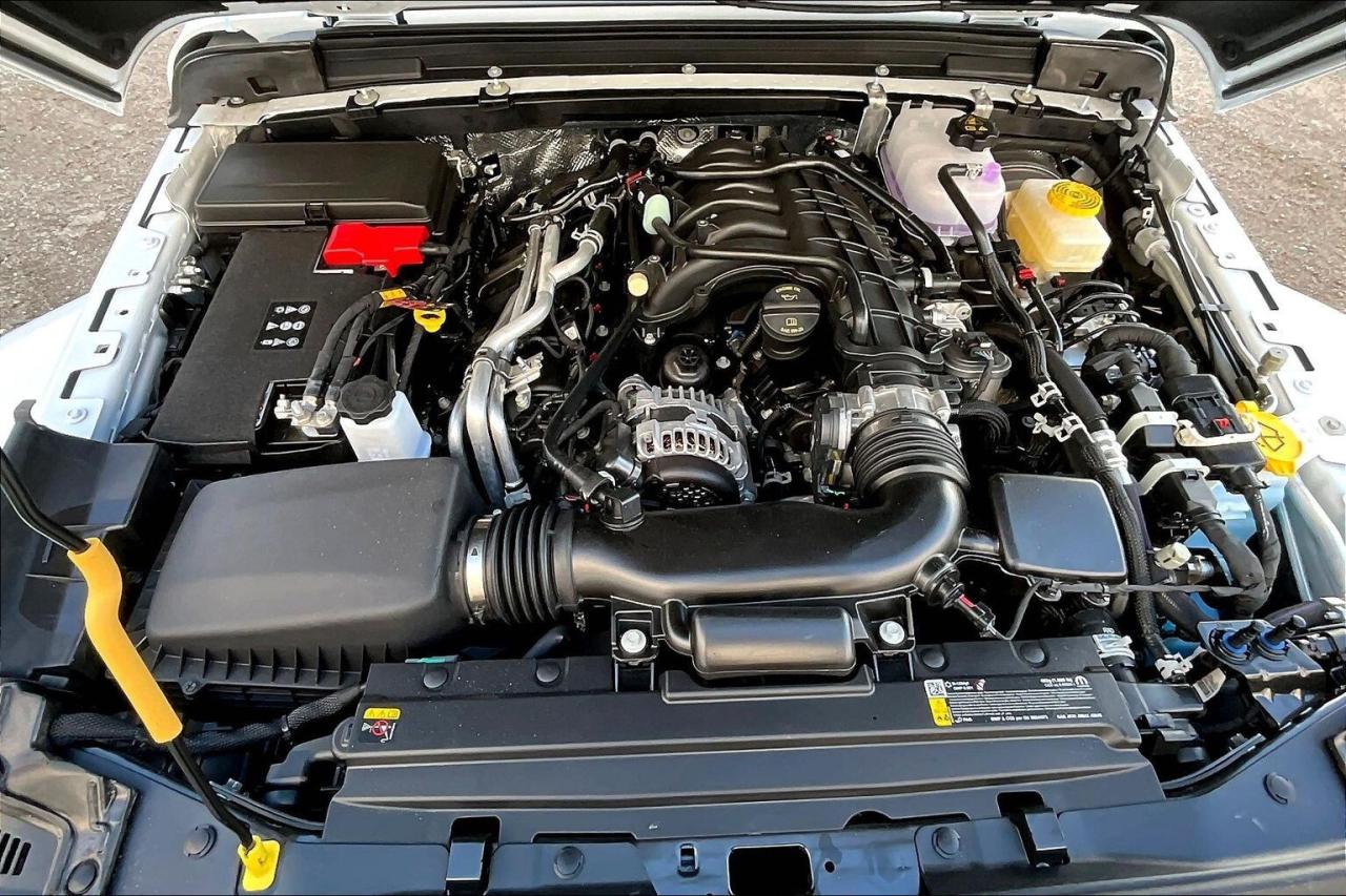 2026 Jeep Wrangler SAHARA | Sky-Top | Leather | Tow Pkg | 18" Alloys Photo