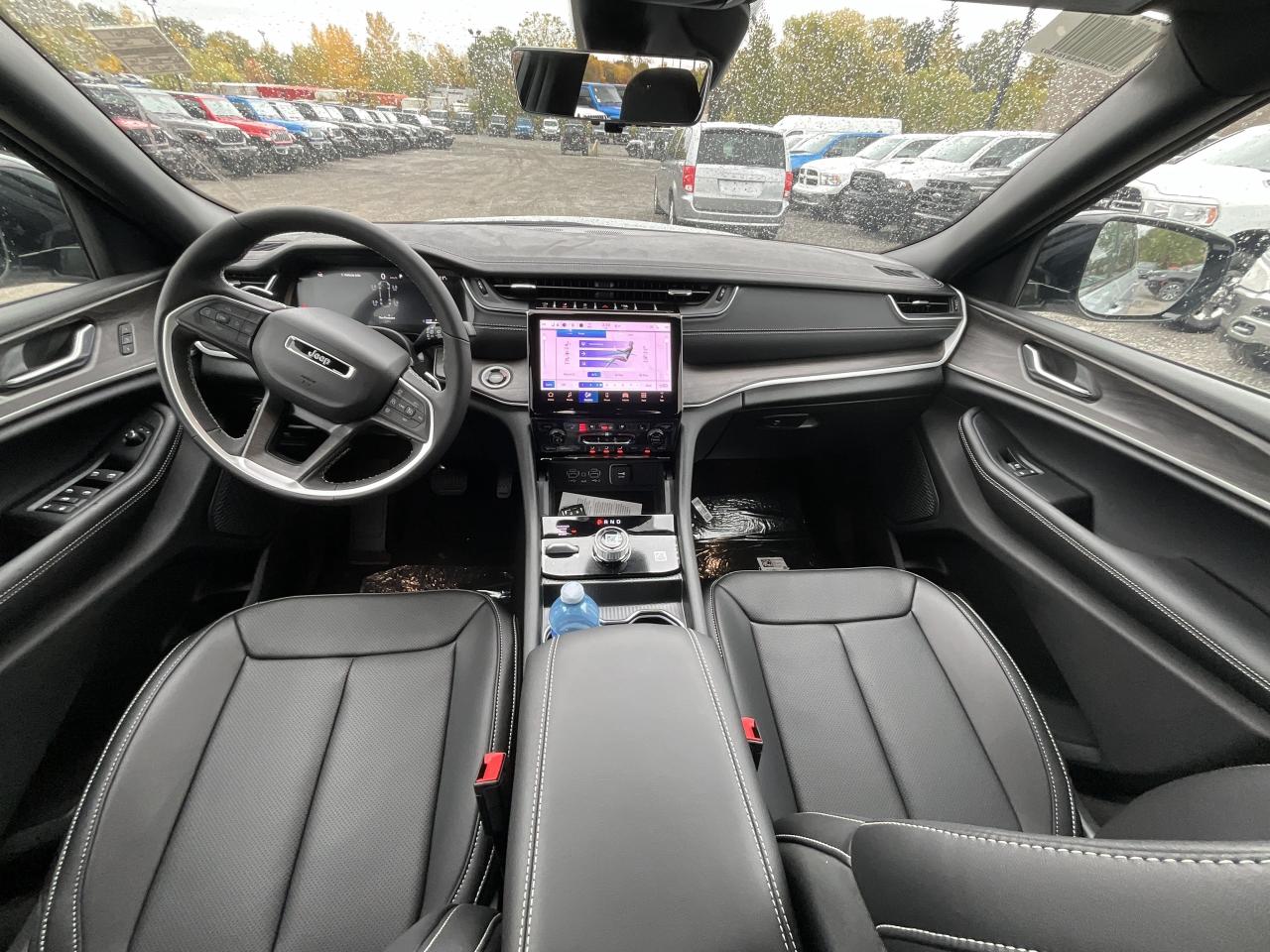 2025 Jeep Grand Cherokee L LIMITED | Black App Pkg | Pano Roof | LuxTech 2 Photo3