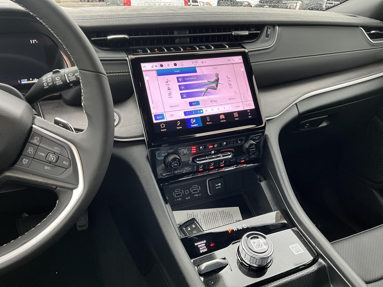 2025 Jeep Grand Cherokee L LIMITED | Black App Pkg | Pano Roof | LuxTech 2 Photo4