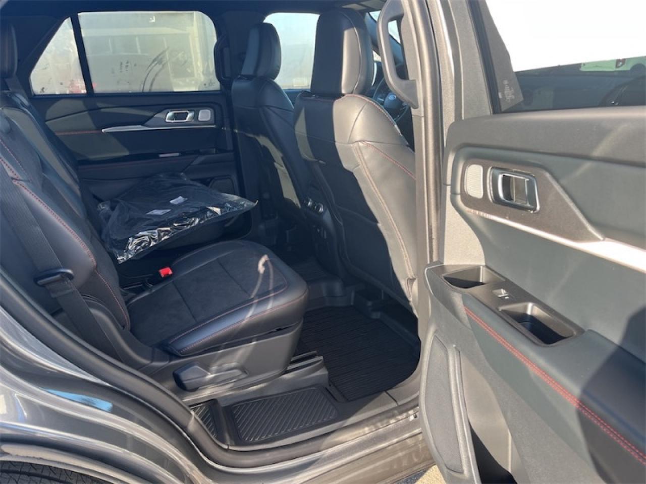2025 Ford Explorer ST  - Cooled Seats -  Heated Seats Photo5