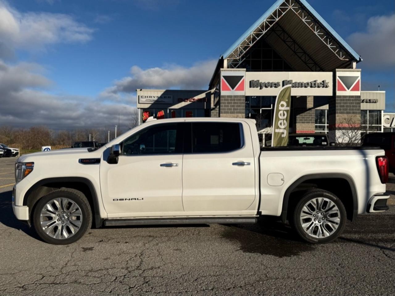 2022 GMC Sierra 1500 Limited Denali  - Navigation Photo