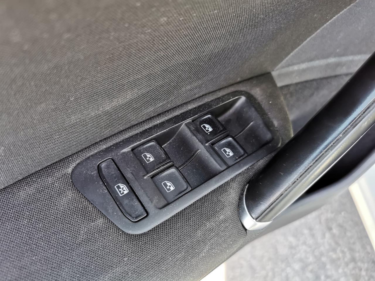 2018 Volkswagen Golf TSi  S - Photo #10