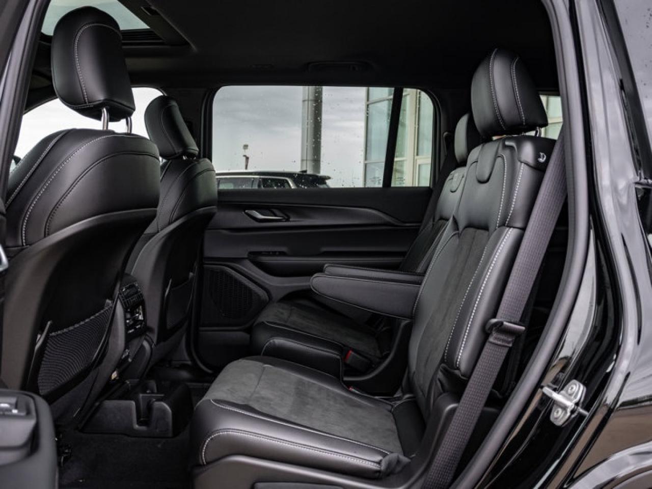 2025 Jeep Grand Cherokee L ALTITUDE Photo