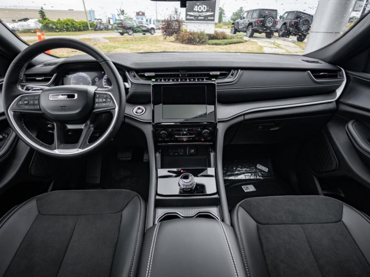 2025 Jeep Grand Cherokee L ALTITUDE Photo