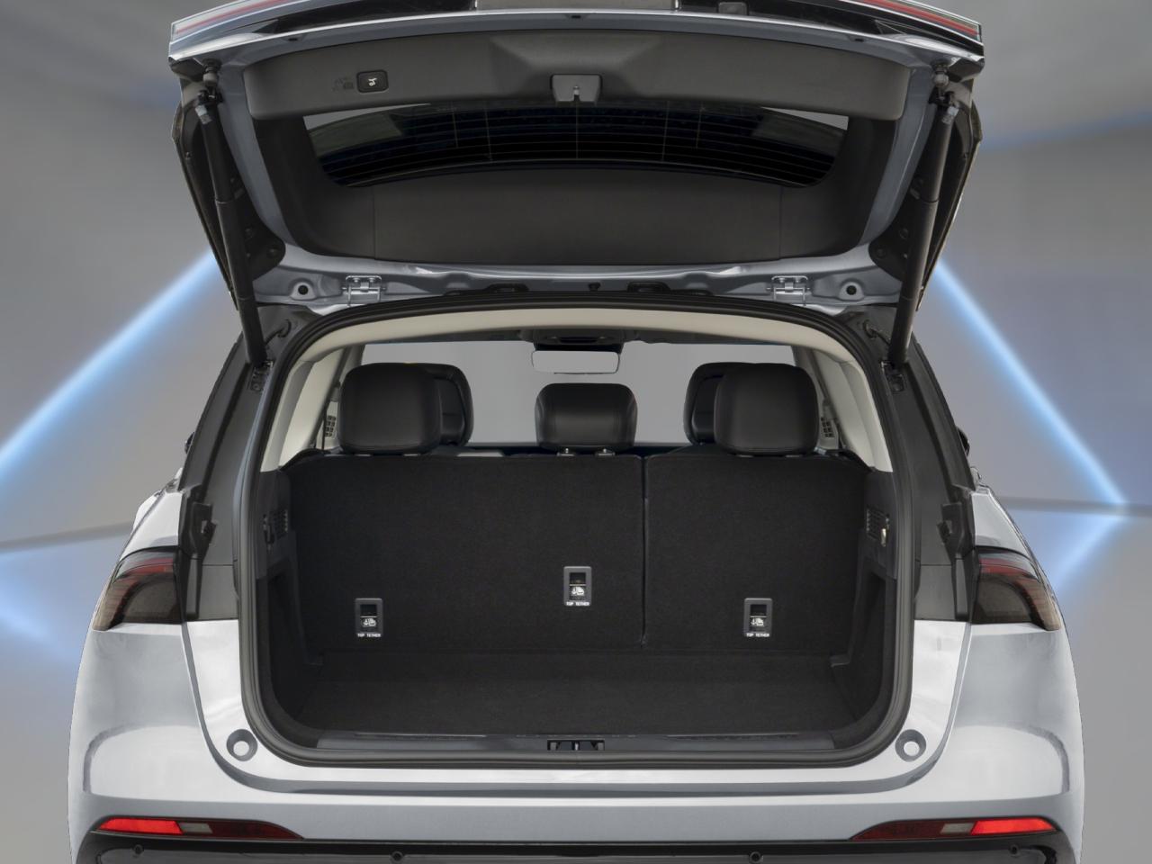 2025 Lincoln Nautilus RESERVE Photo