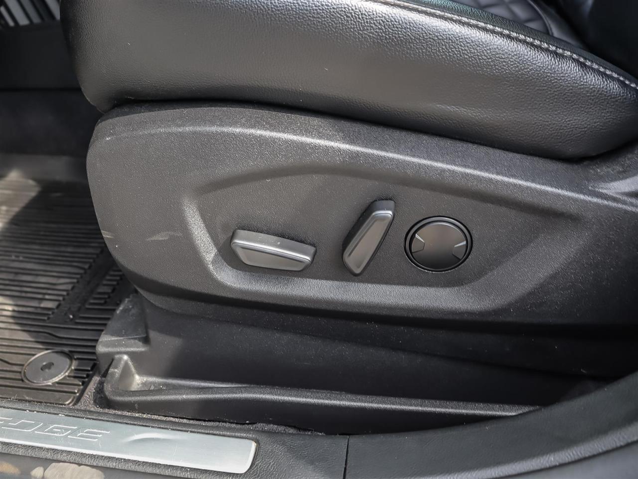 2024 Ford Edge Titanium Roof | Apple Car Play | Navigation | Heated Steering Wheel | Photo