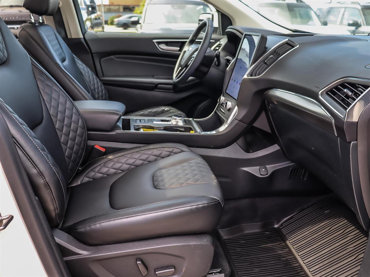 2024 Ford Edge Titanium Roof | Apple Car Play | Navigation | Heated Steering Wheel | Photo