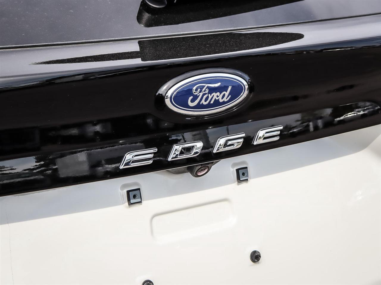 2024 Ford Edge Titanium Roof | Apple Car Play | Navigation | Heated Steering Wheel | Photo